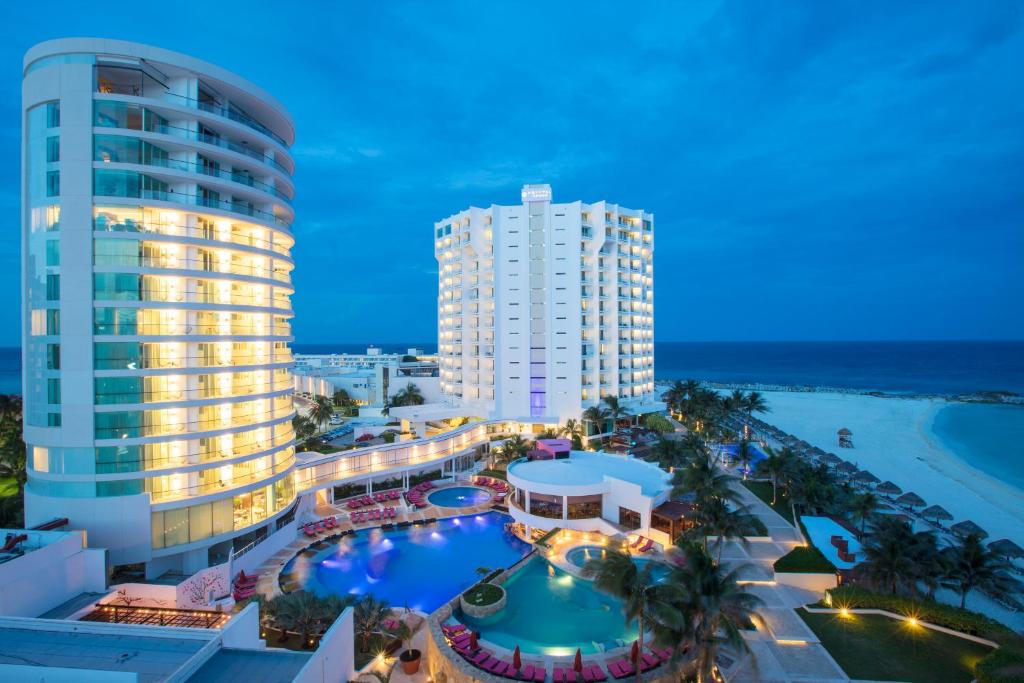 Krystal Grand Cancún con vista al Caribe y a la laguna